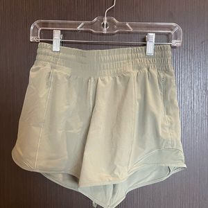 Lululemon hotty hot 4” high rise short size 4